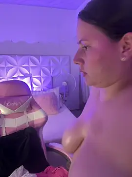 Ivonny_Goldie webcam