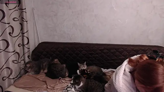 Olivia_Winston webcam