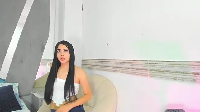 NahomiDeluxe live cam on StripChat