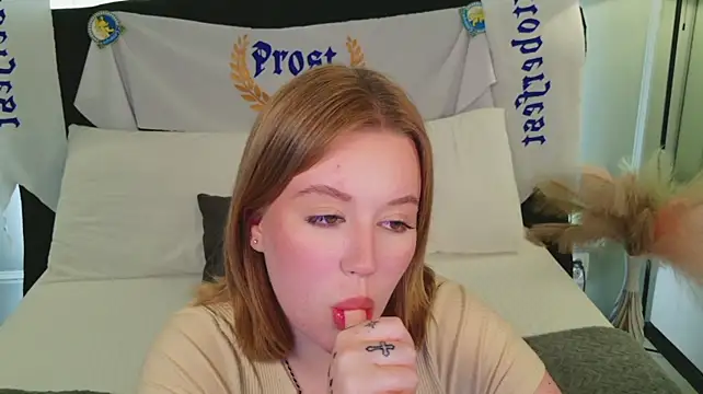 Lola_Blush webcam
