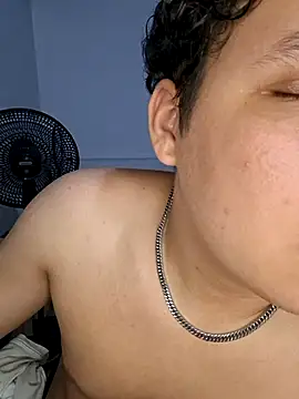 LiamRoi webcam