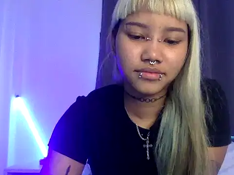 Scarlet_Thai webcam