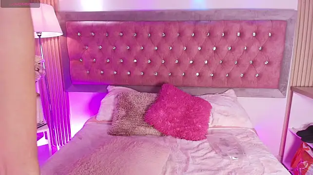 Andy_Leex live cam on StripChat