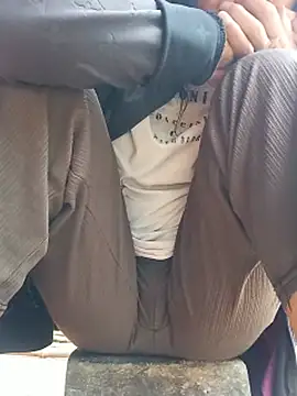 Linda-04 live cam preview