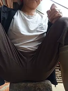 Linda-04 webcam