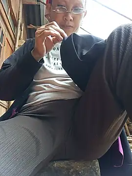 Linda-04 webcam