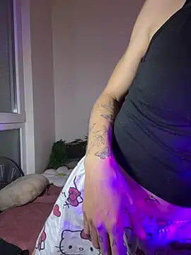 MissGoldieB webcam