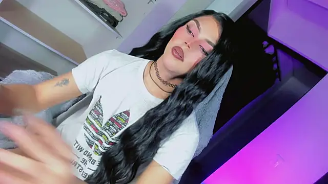dark_kitty_xxx live cam on StripChat