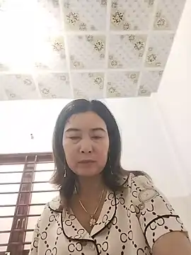 Sexy-ladyboobs20 webcam