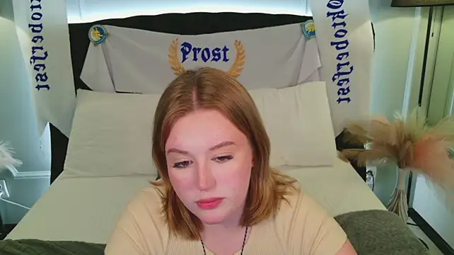 Lola_Blush webcam