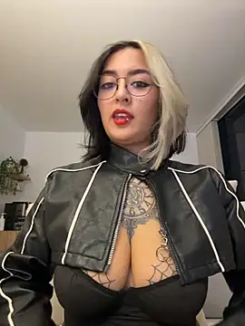 Rae_Lil_White webcam