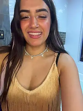 isadiiaz (F young) - FLASH TITS IN A CAR