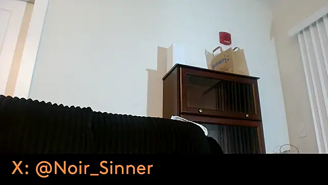sinnernoir live cam on StripChat