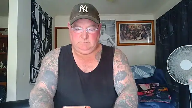 KINKYBLUEYES69