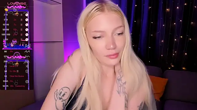 AnyaTaylor_ webcam