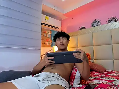 kristhofer_levis_ webcam