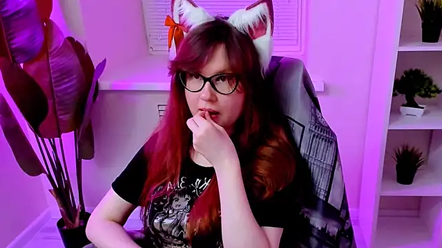 CarolGiggly live cam on StripChat