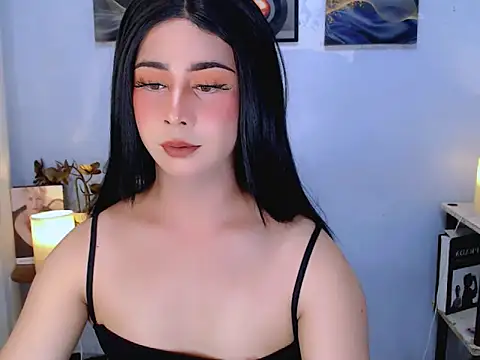 Bini_Red live cam on StripChat