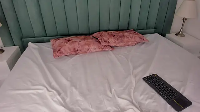 kimjonnes01 live cam preview