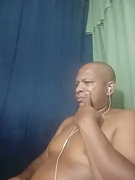 bigblackcock75 live cam on StripChat