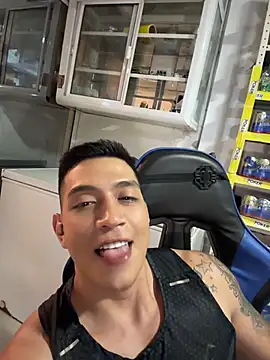 OliverWest04 webcam