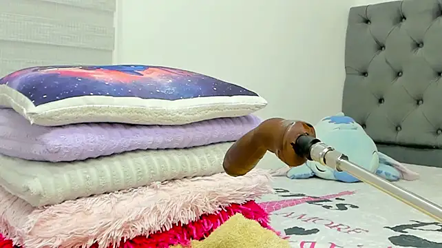 Elizabeth_18_ webcam