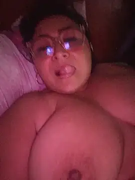 Momy-hot-gril webcam