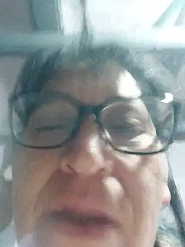 clarita_01 live cam preview