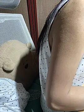 Mina048 live cam on StripChat