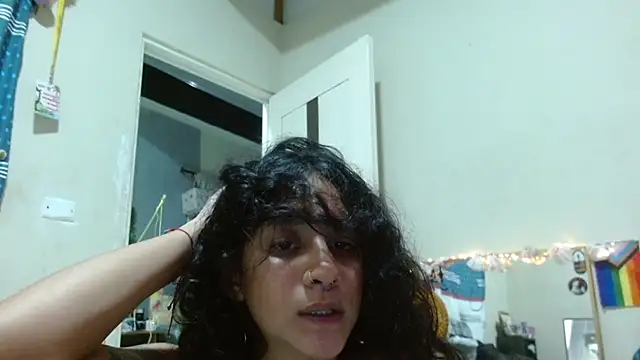 AlinaWoolf_ live cam on StripChat