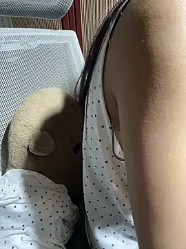 Mina048 webcam