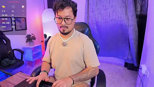 DaviidEvans_ live cam on StripChat