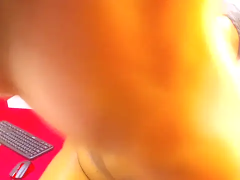 JUICYASSxx28 webcam