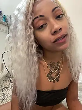 Fuqblazinlucy webcam
