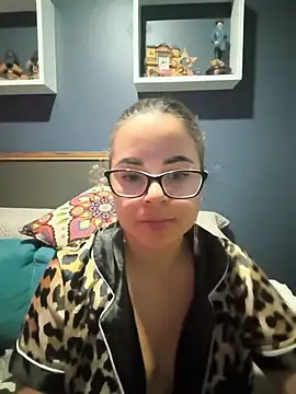 MilfLuna live cam preview