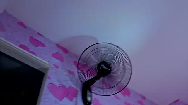RUTHH_BUSTY69 webcam