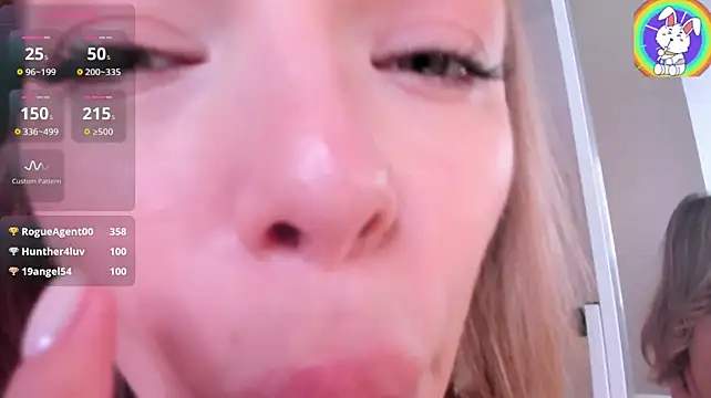 VirginChloe webcam