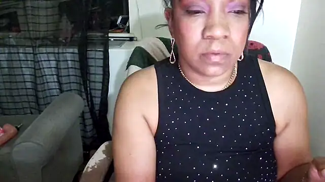 mzpretty444 (F milf) - SMOKEW F & VIBE 