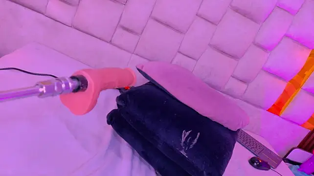 bigass_monic live sex cam