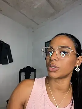 FlorSalvaje_ live cam on StripChat