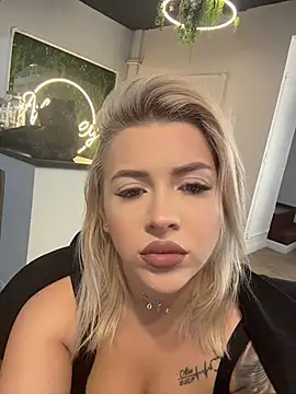 IveySin webcam