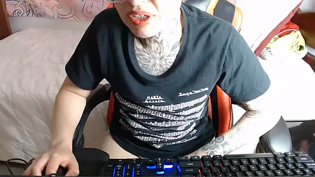 ArrangedFoot webcam