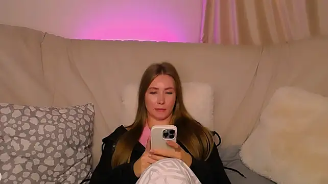 EllyColins webcam