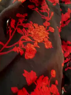 luna-sisi (F young) - 全裸直播2分钟