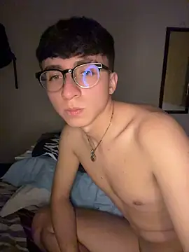 CamiRojas_boy live cam on StripChat