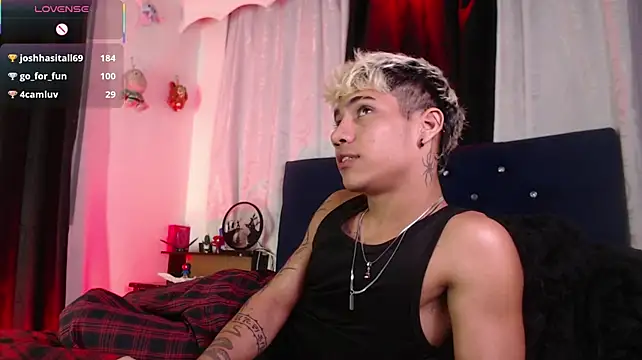 Sexys_Boys_Hot1 live cam on StripChat