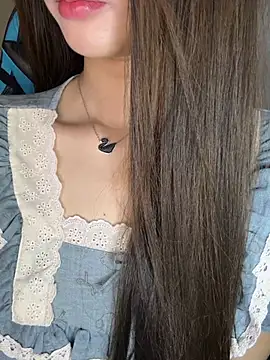 Yiyina_17 webcam
