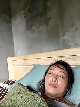 Angelina-Luxxy webcam