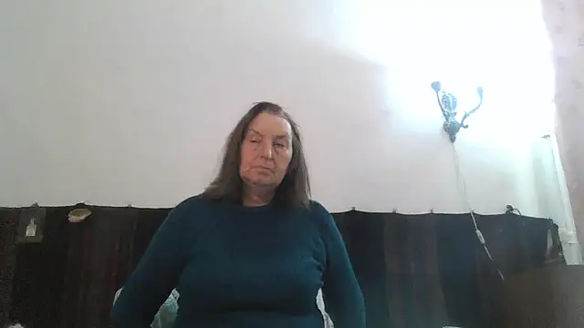 AnnaLive570 live cam on StripChat