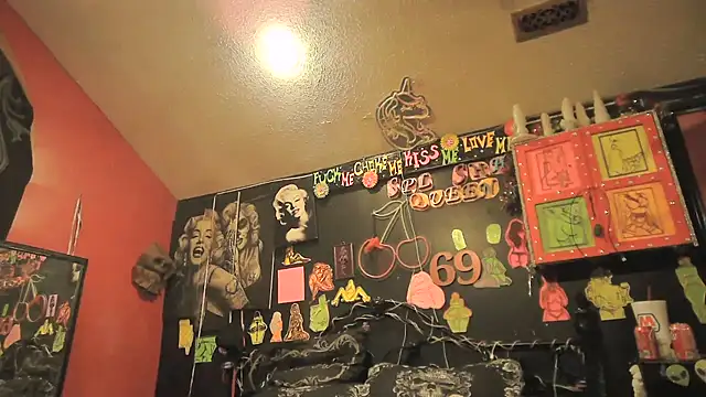 pineapplelife (Ask my age) - Put Lush In